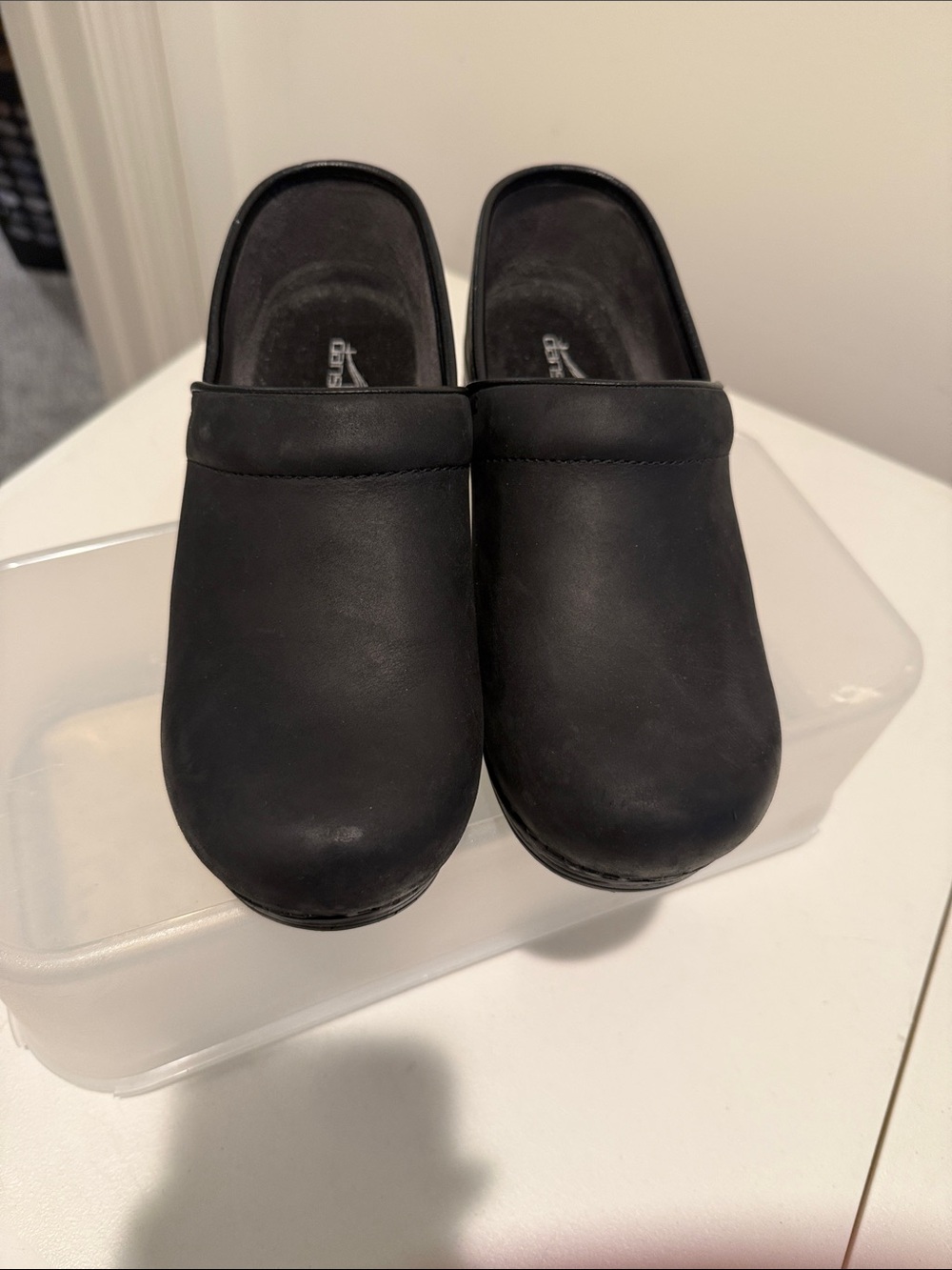 Dansko Professional Matte Black Oiled Leather Clogs 38 Comfortable Work Shoes